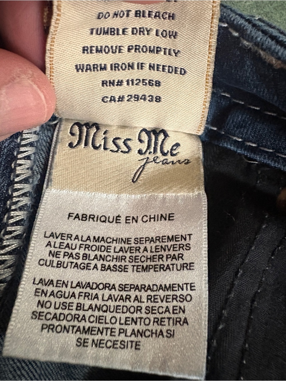 Miss Me Jean Shorts Women’s Curvy Mid-Rise Bermuda Jorts Size 25 10” Bling Y2K - Picture 15 of 16